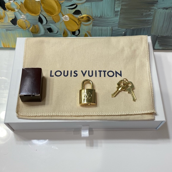 Louis Vuitton Accessories - Louis Vuitton Lock and Key Set 612